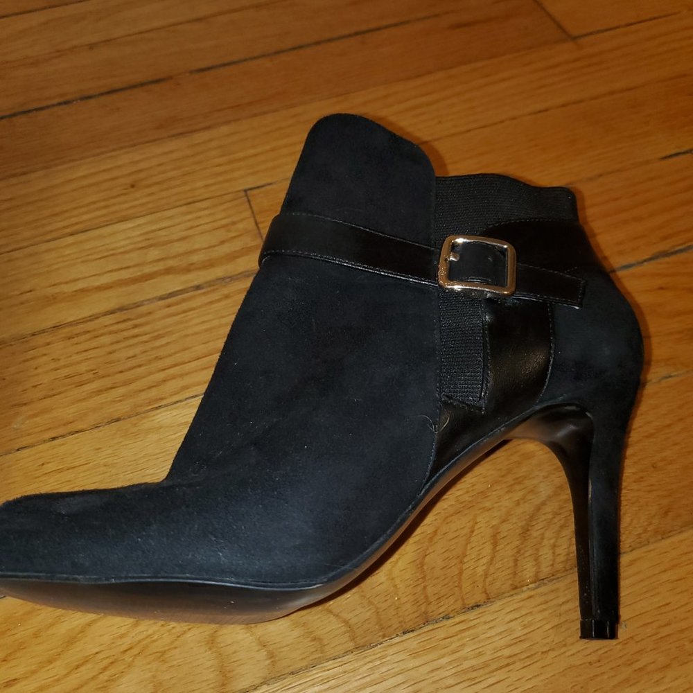Marc Fisher Black open-toe booties - Picture 7 of 8